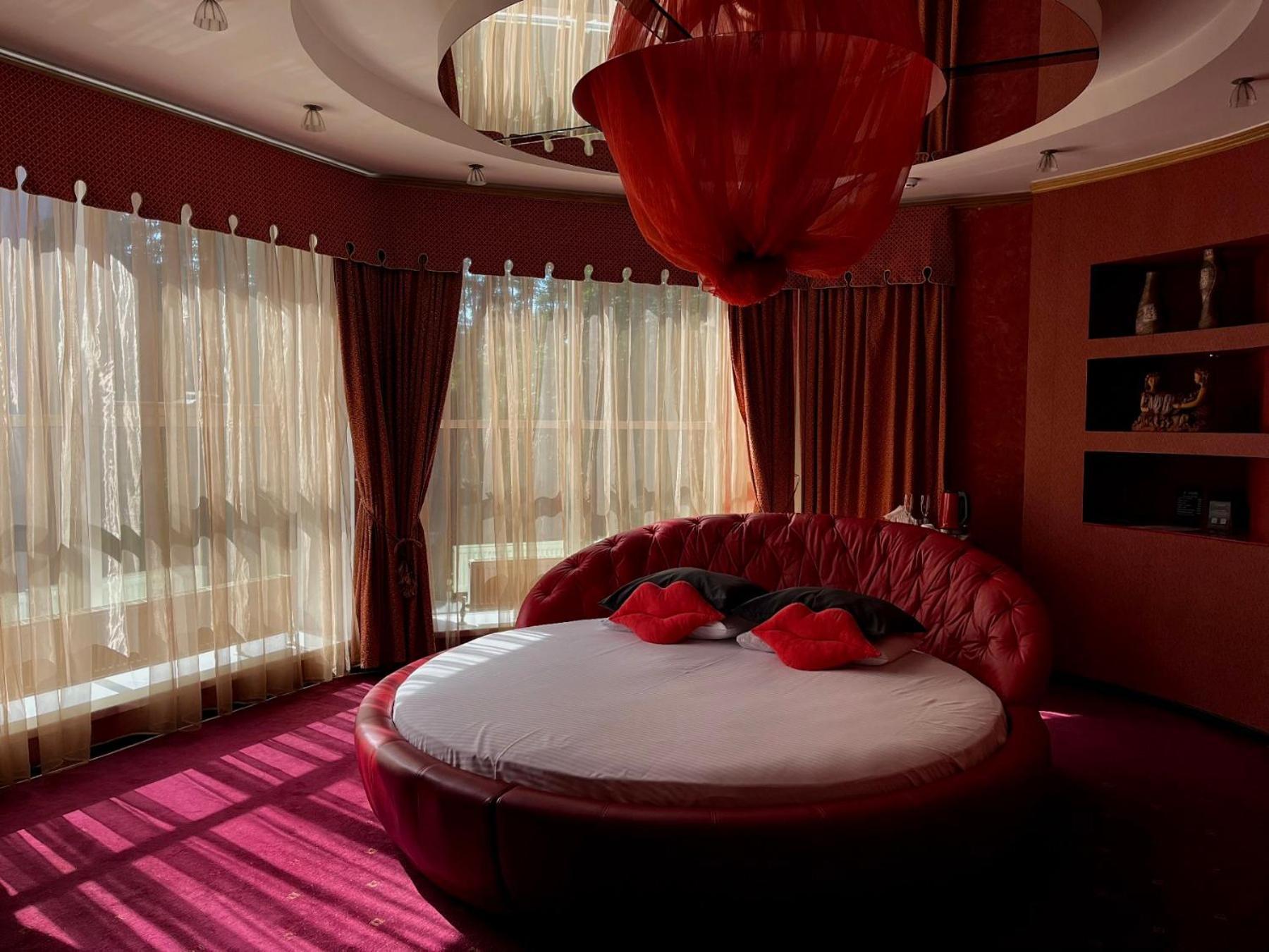 Hotel Aqvium à Dnipro Extérieur photo