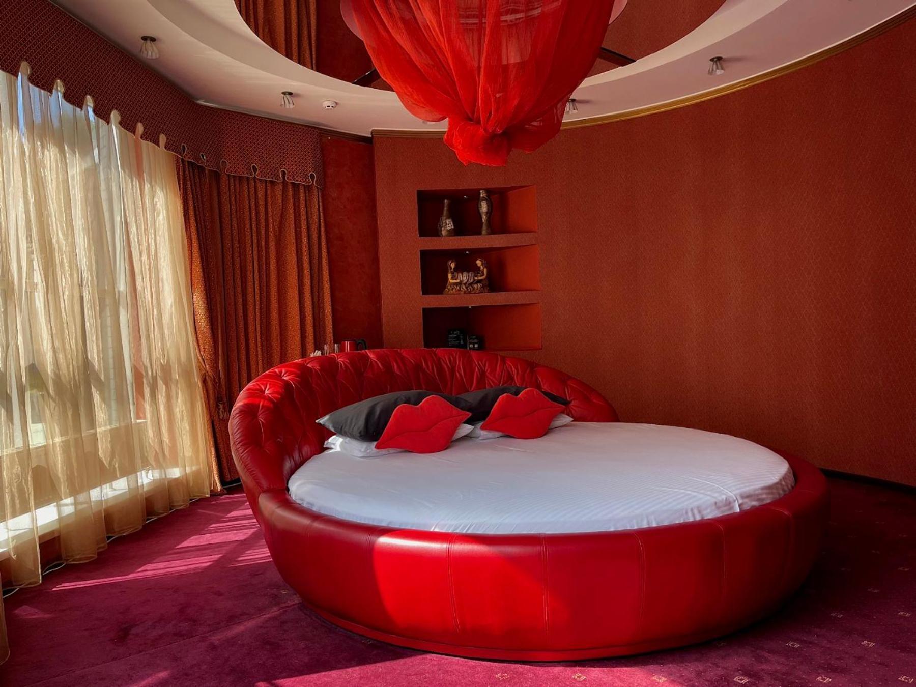 Hotel Aqvium à Dnipro Extérieur photo