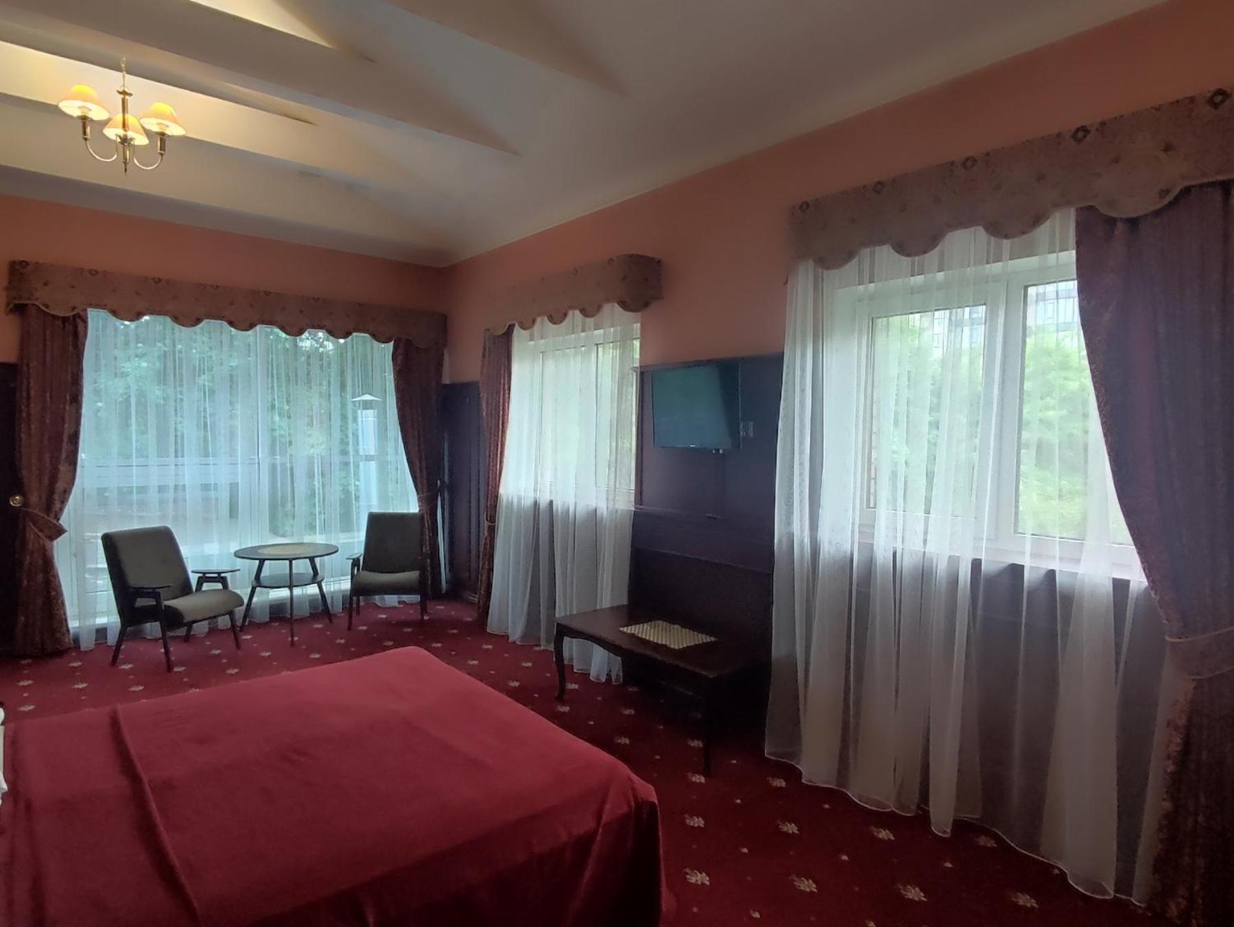 Hotel Aqvium à Dnipro Extérieur photo