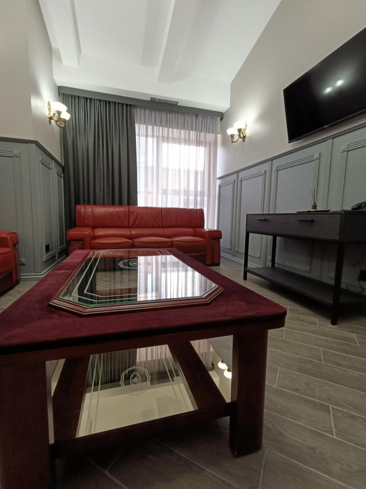 Hotel Aqvium à Dnipro Extérieur photo